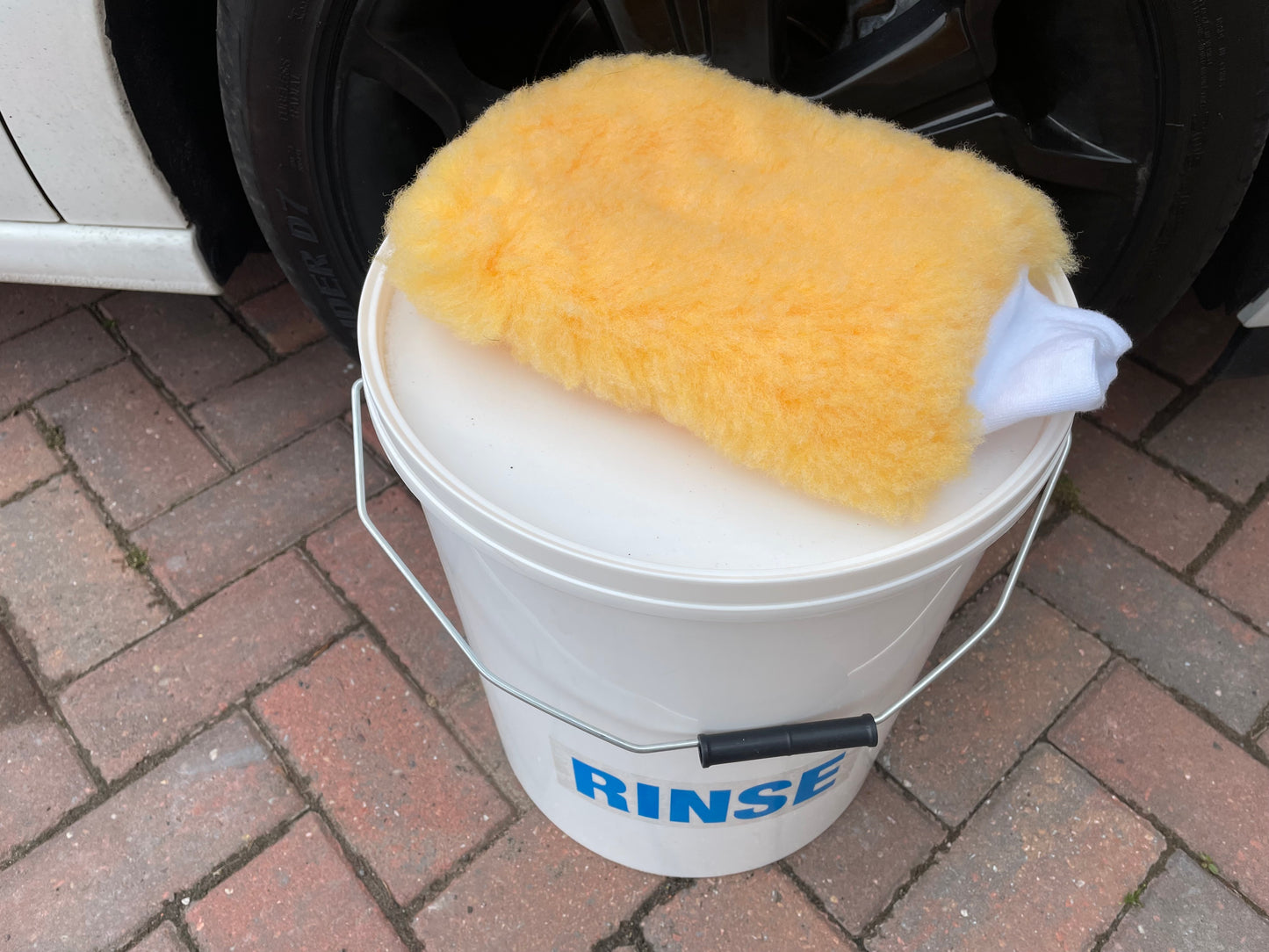 car wash bucket and wash mitt